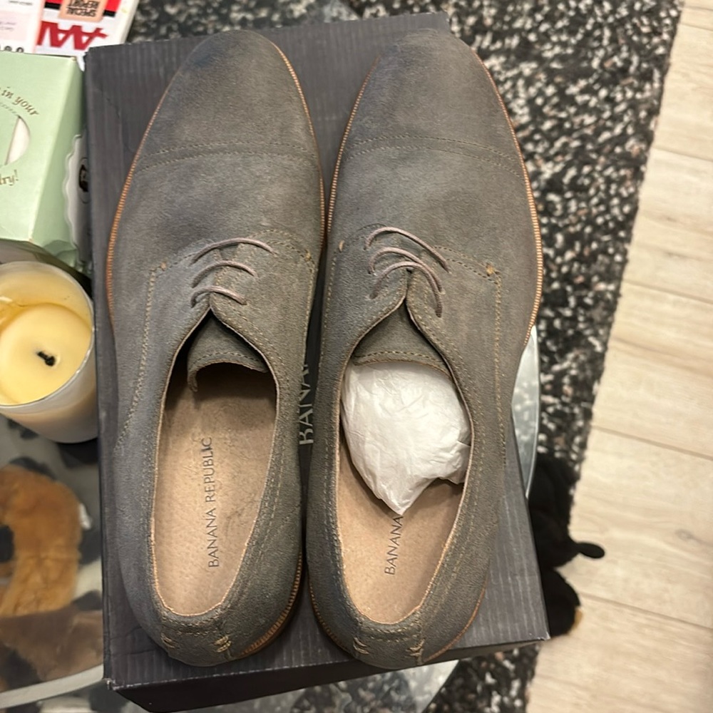 This is brand new from banana republic dressing shoe. Size 10